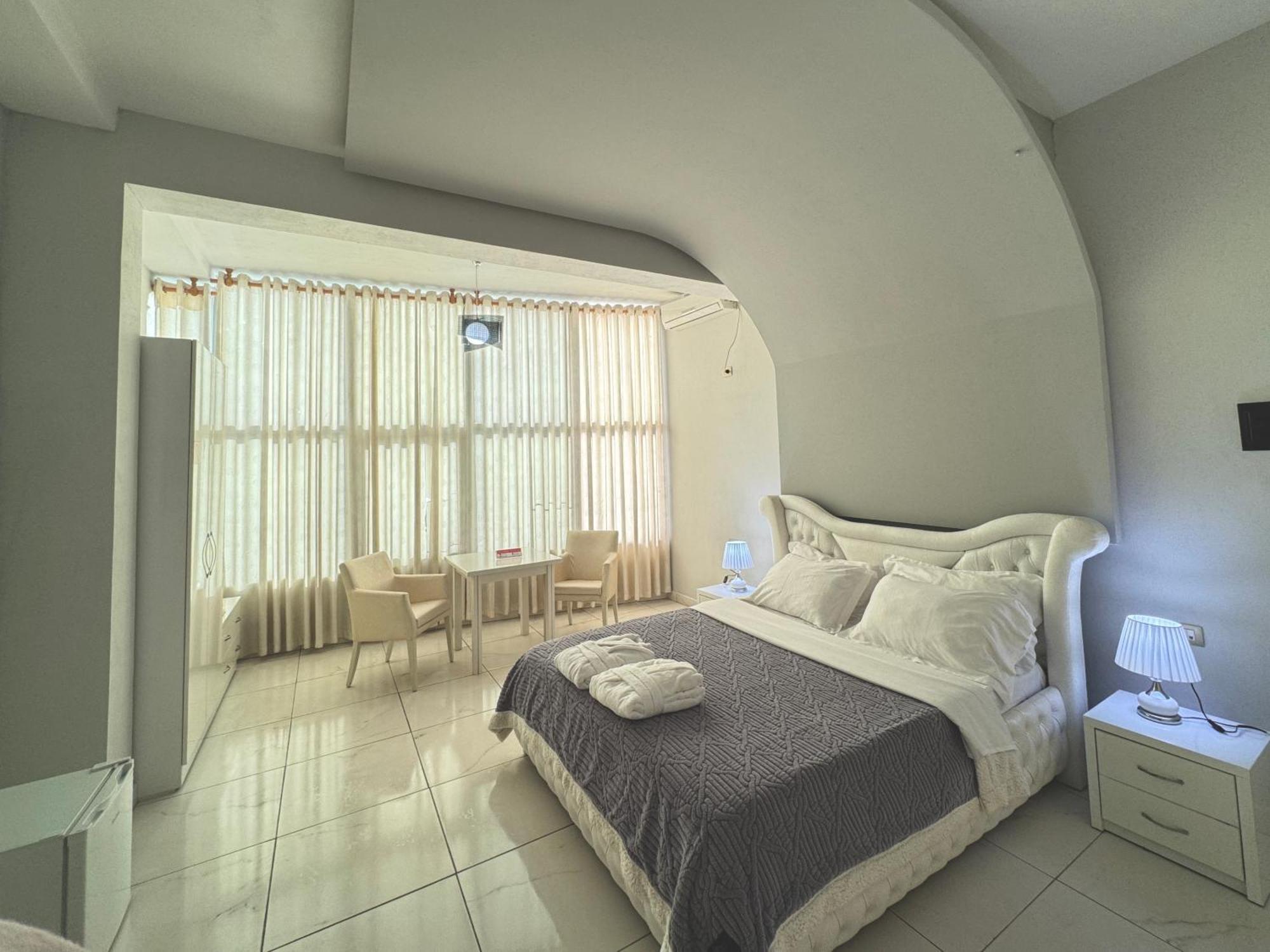 Grand Hotel Gjyshi Qerrexhias المظهر الخارجي الصورة