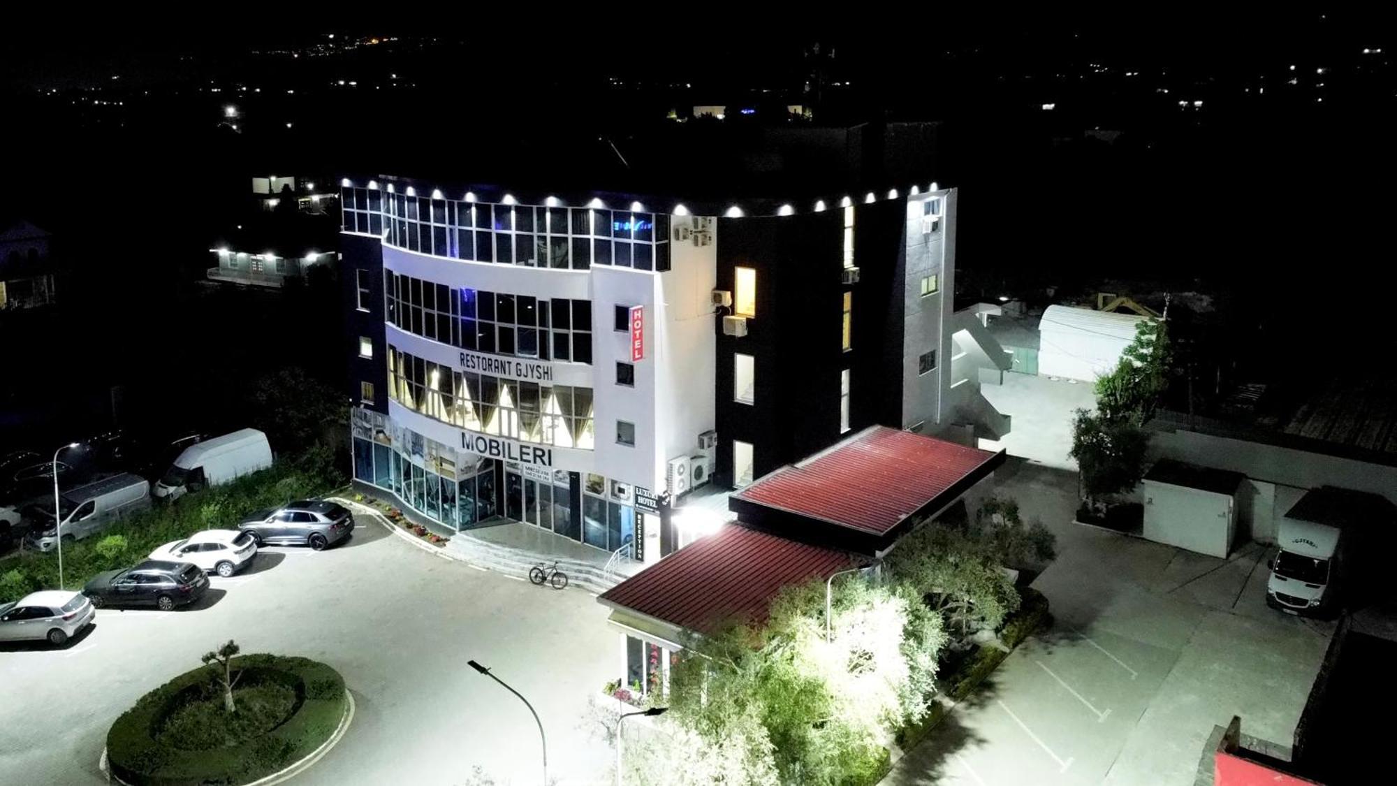 Grand Hotel Gjyshi Qerrexhias المظهر الخارجي الصورة
