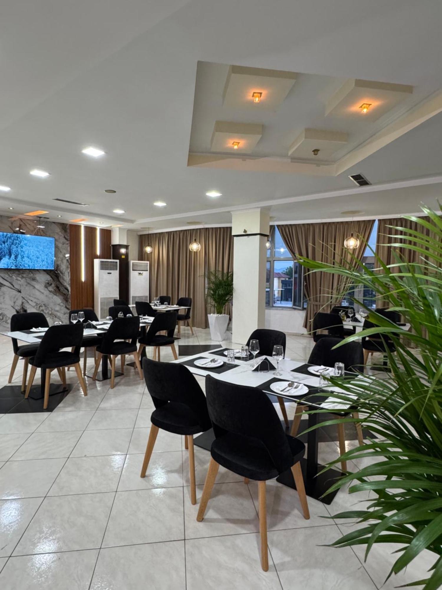 Grand Hotel Gjyshi Qerrexhias المظهر الخارجي الصورة